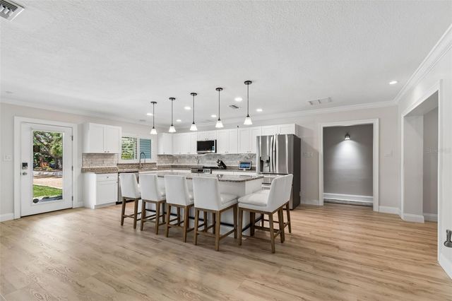 8270 30TH AVENUE N, St Petersburg, FL 33710