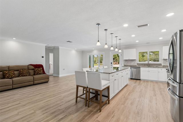 8270 30TH AVENUE N, St Petersburg, FL 33710