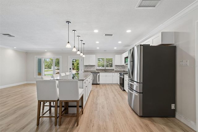 8270 30TH AVENUE N, St Petersburg, FL 33710