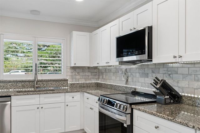 8270 30TH AVENUE N, St Petersburg, FL 33710