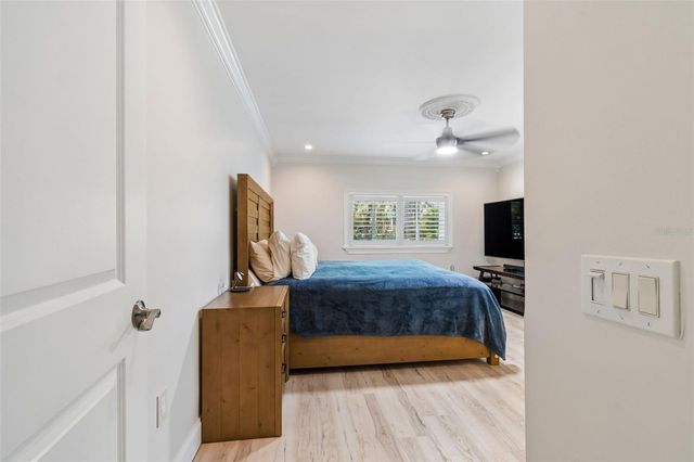 8270 30TH AVENUE N, St Petersburg, FL 33710