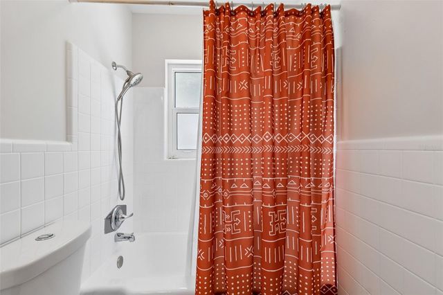 8270 30TH AVENUE N, St Petersburg, FL 33710