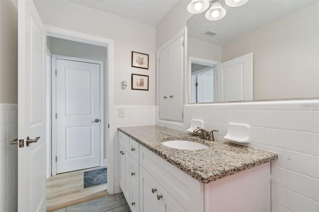 8270 30TH AVENUE N, St Petersburg, FL 33710