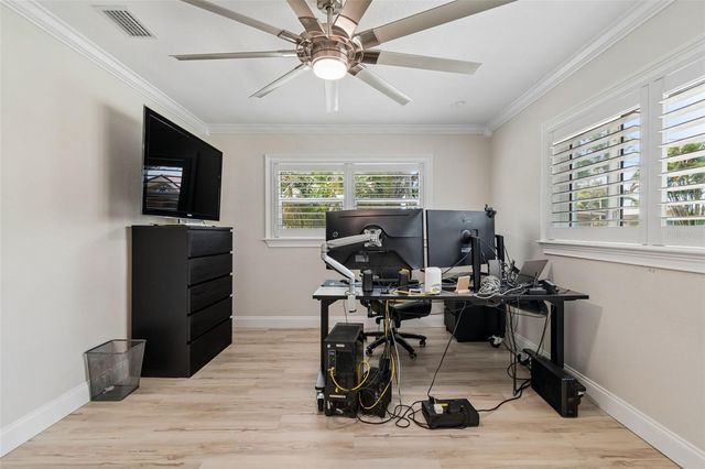 8270 30TH AVENUE N, St Petersburg, FL 33710