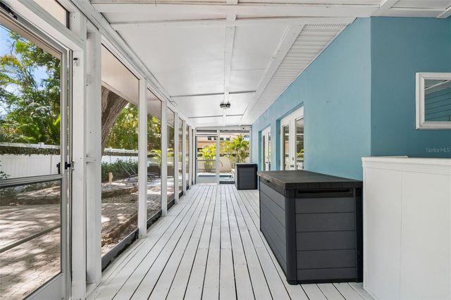 8270 30TH AVENUE N, St Petersburg, FL 33710