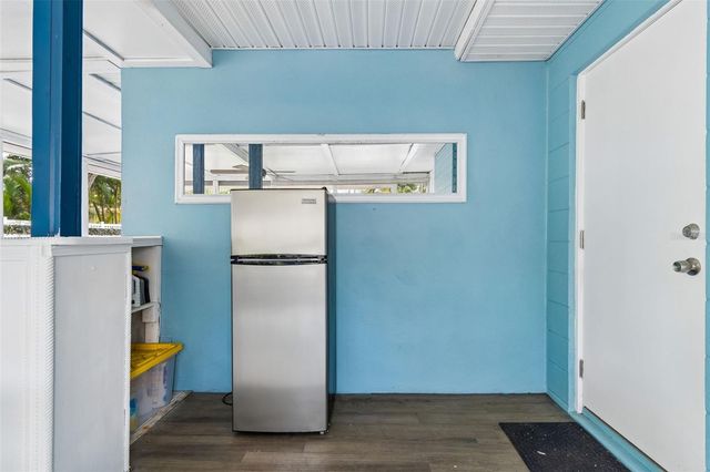 8270 30TH AVENUE N, St Petersburg, FL 33710