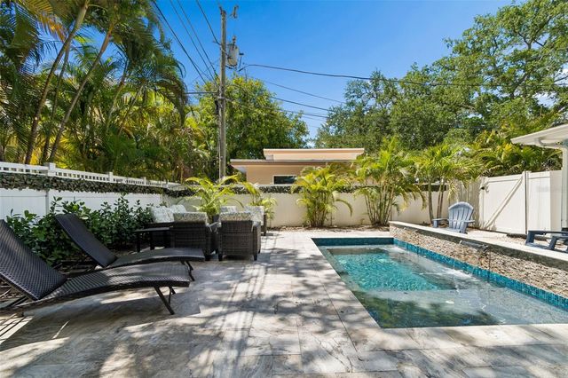 8270 30TH AVENUE N, St Petersburg, FL 33710