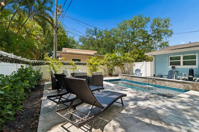 8270 30TH AVENUE N, St Petersburg, FL 33710