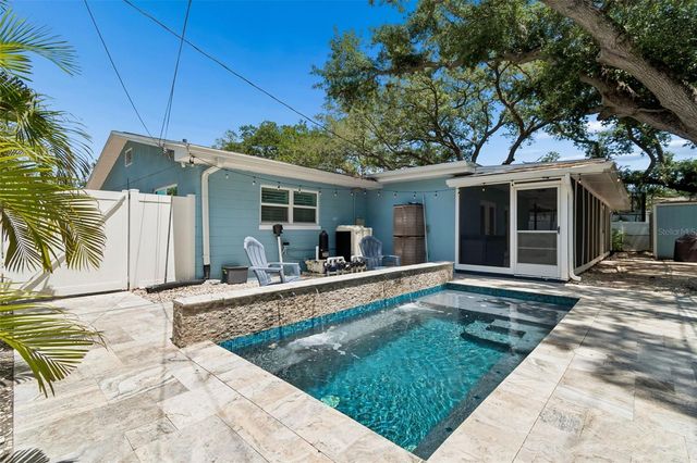 8270 30TH AVENUE N, St Petersburg, FL 33710