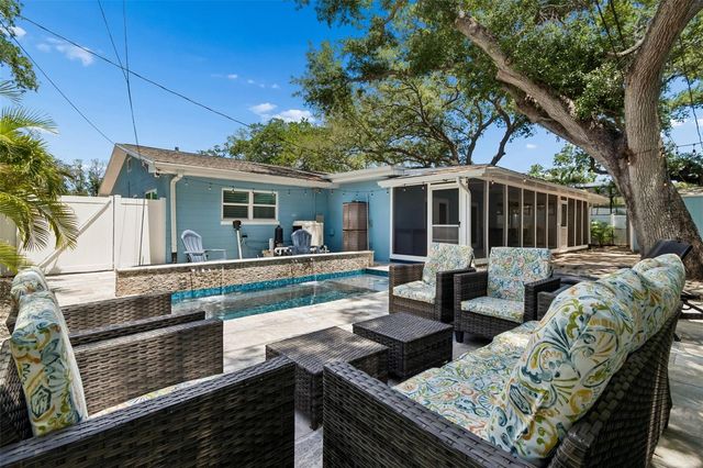 8270 30TH AVENUE N, St Petersburg, FL 33710