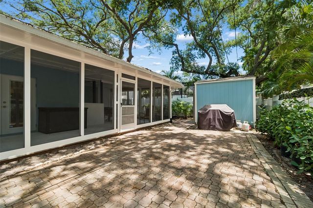 8270 30TH AVENUE N, St Petersburg, FL 33710