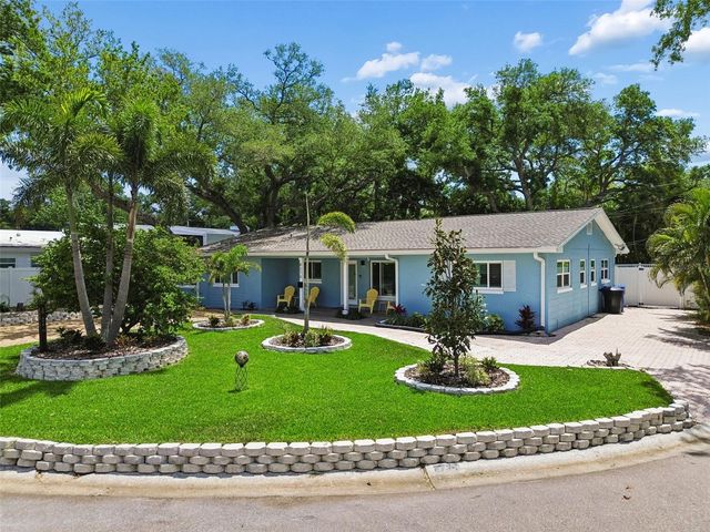 8270 30TH AVENUE N, St Petersburg, FL 33710