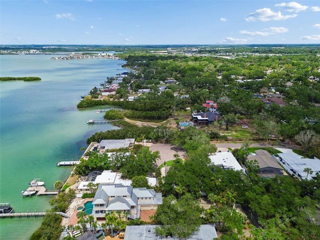 8270 30TH AVENUE N, St Petersburg, FL 33710