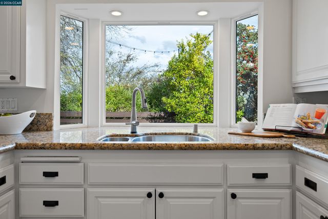 2080 Essenay Ave, Walnut Creek, CA 94597