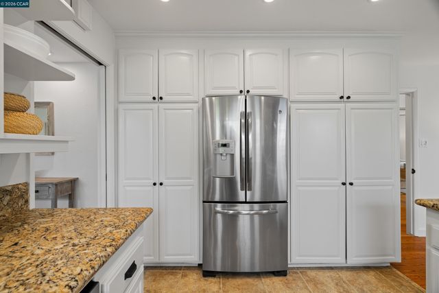 2080 Essenay Ave, Walnut Creek, CA 94597