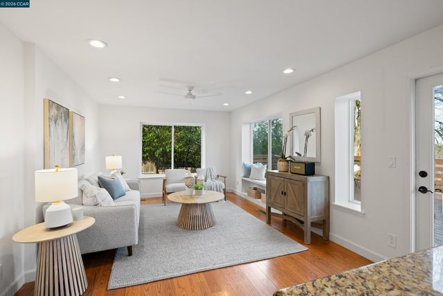 2080 Essenay Ave, Walnut Creek, CA 94597