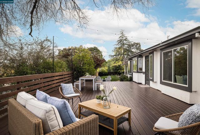 2080 Essenay Ave, Walnut Creek, CA 94597