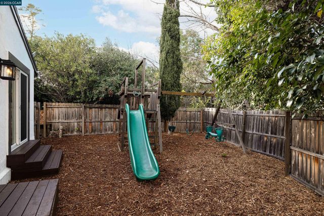 2080 Essenay Ave, Walnut Creek, CA 94597