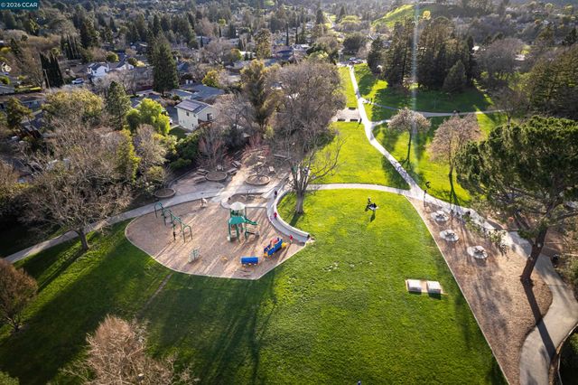 2080 Essenay Ave, Walnut Creek, CA 94597