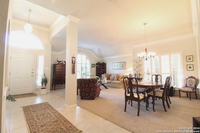 8 Dallari Ct, San Antonio, TX 78216