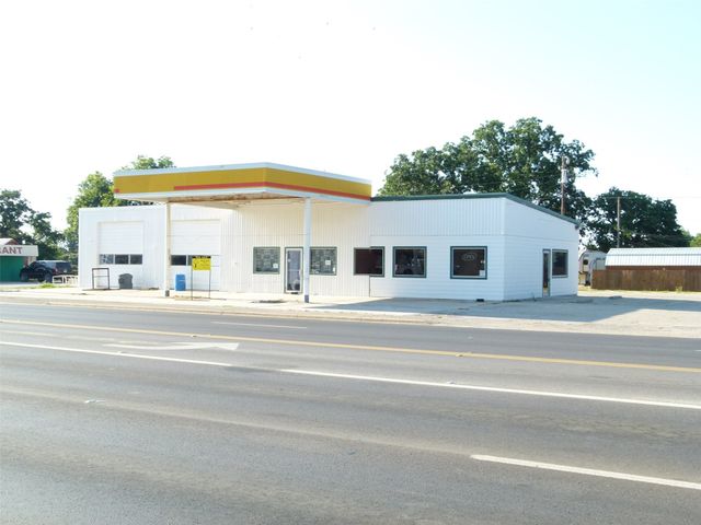 101 E Hall Street, Bangs, TX 76823