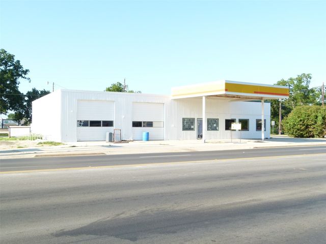 101 E Hall Street, Bangs, TX 76823
