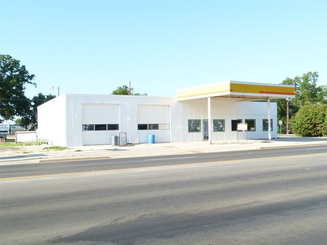 101 E Hall Street, Bangs, TX 76823
