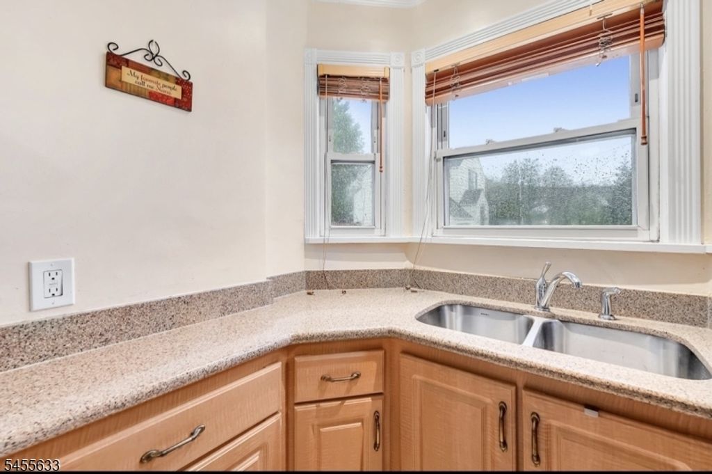 75 Fuller Pl, Irvington Twp., NJ 07111 — photo 5
