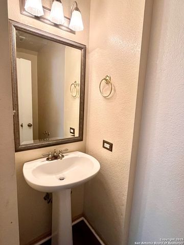 1522 Range Finder, San Antonio, TX 78245