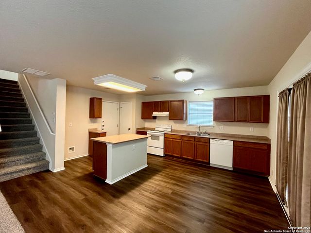 1522 Range Finder, San Antonio, TX 78245