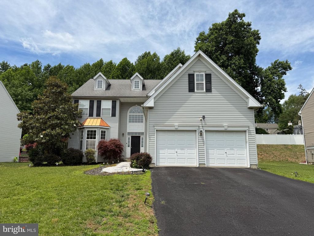 705 CARRIAGE CIR, Upper Chichester, PA 19014