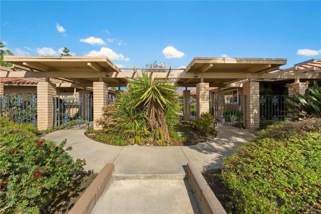 1089 W Pine E, Upland, CA 91786