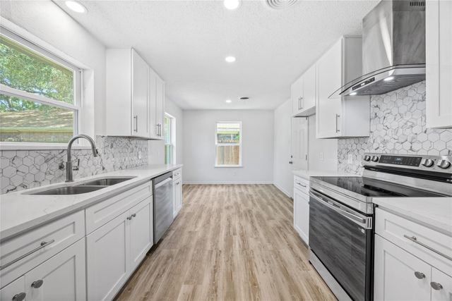 5748 Wimbleton Way, Fort Worth, TX 76133