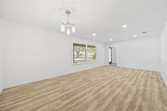 5748 Wimbleton Way, Fort Worth, TX 76133
