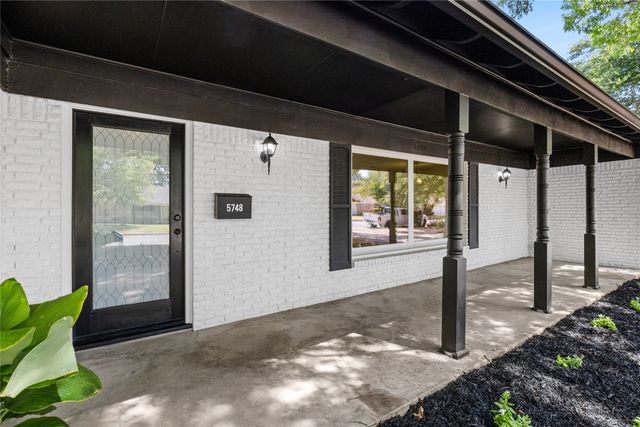 5748 Wimbleton Way, Fort Worth, TX 76133