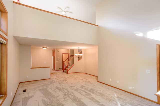 1513 Pine Pointe, White Bear Lake, MN 55110