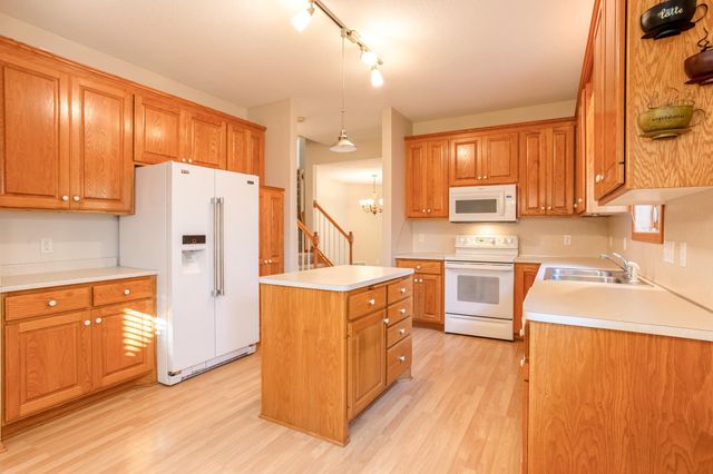 1513 Pine Pointe, White Bear Lake, MN 55110