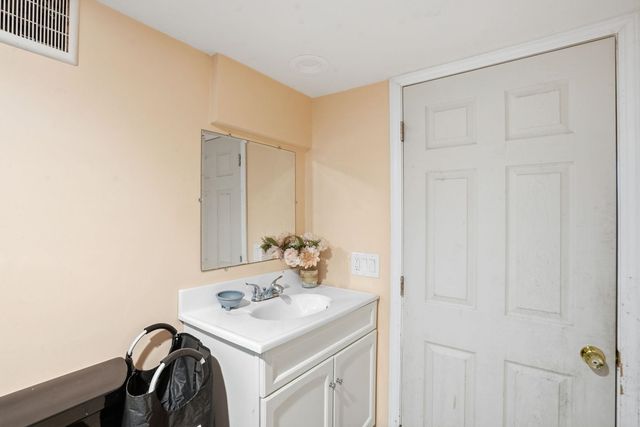 314 WASHINGTON Street, Davenport, IA 52802