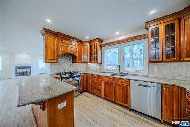 47 Columbus Drive, Tenafly, NJ 07670