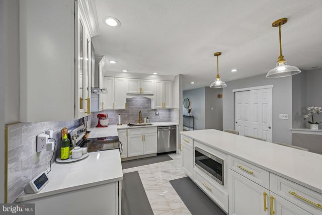 1669 BLUE JAY LN, Cherry Hill, NJ 08003