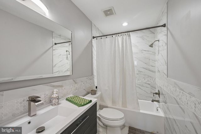 1669 BLUE JAY LN, Cherry Hill, NJ 08003