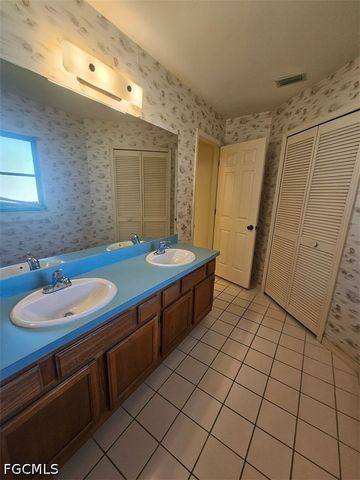 1715 Hancock Bridge PKWY, Cape Coral, FL 33990