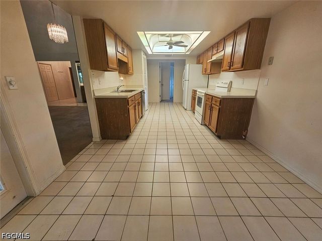1715 Hancock Bridge PKWY, Cape Coral, FL 33990