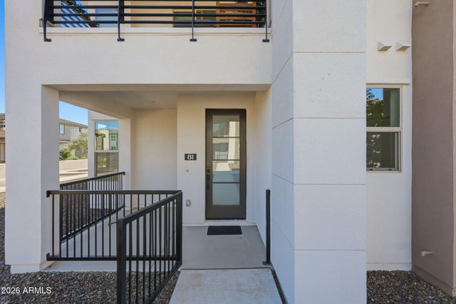 2121 W SONORAN DESERT Drive 81, Phoenix, AZ 85085