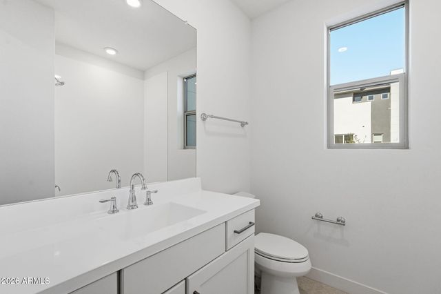 2121 W SONORAN DESERT Drive 81, Phoenix, AZ 85085