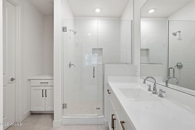 2121 W SONORAN DESERT Drive 81, Phoenix, AZ 85085
