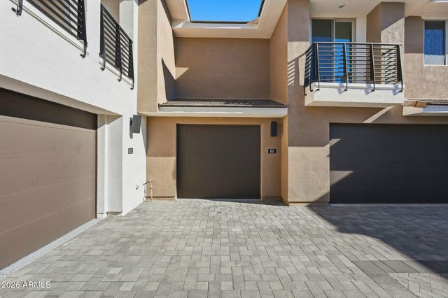 2121 W SONORAN DESERT Drive 81, Phoenix, AZ 85085