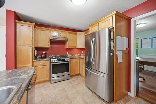 23 Phillips Road, Sandown, NH 03873