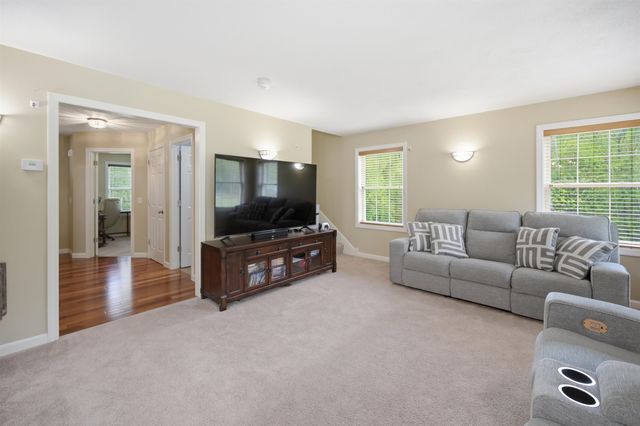 23 Phillips Road, Sandown, NH 03873