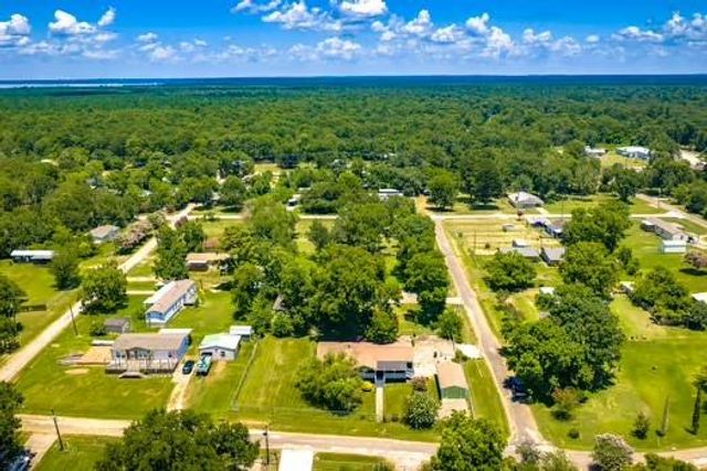 176 Euckers, Livingston, TX 77351